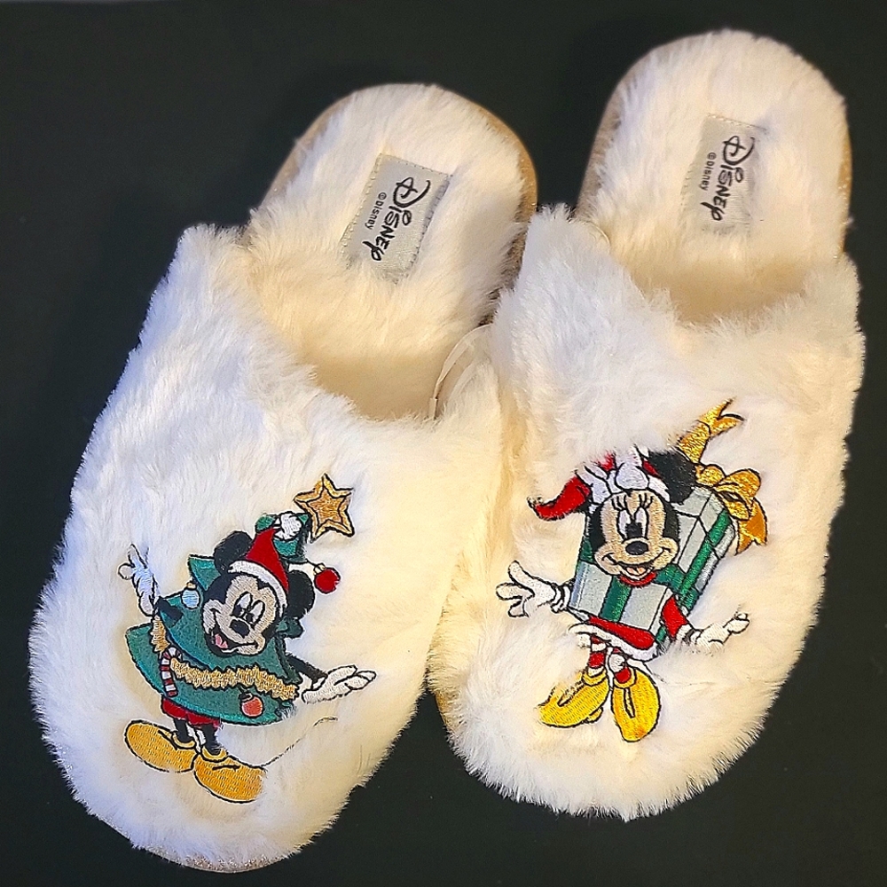 NWT! Disney Mickey and Minnie Mouse Christmas slippers Size 7 or 8 for women